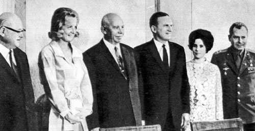 На приеме у председателя Президиума Верховного Совета СССР Н. В. Подгорного с американским космонавтом Френком Борманом