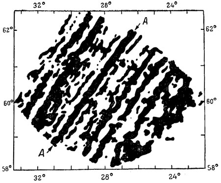 Рис. 43. Аномалии величины напряженности магнитного поля в районе подводного хребта Рейкьянес по Дж. Хейртцлеру, К. Лепишону и Дж. Барону (1966 г.). Зачернены полосы положительных аномалий; А - А - ось хребта.